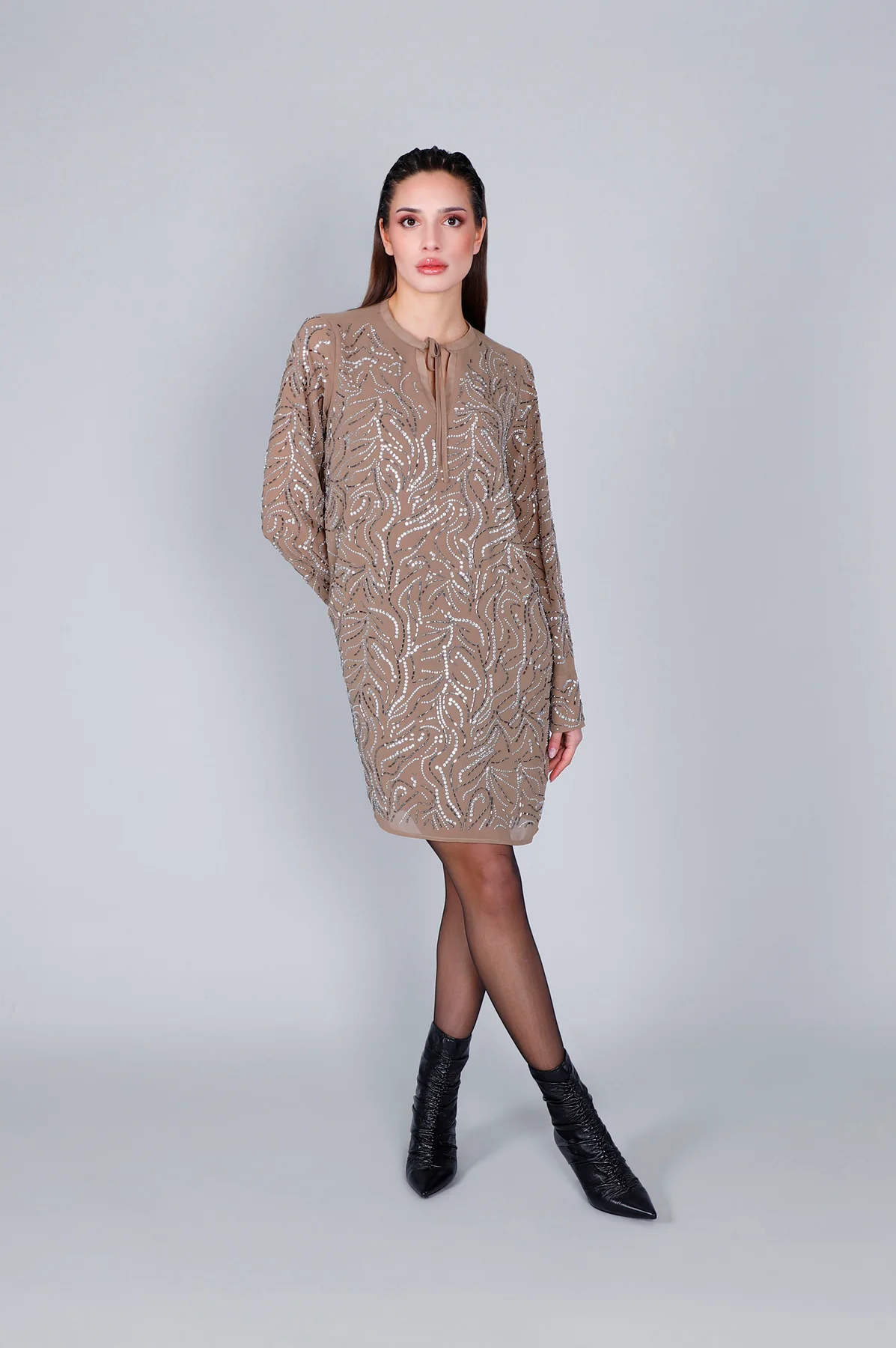 Abito con ricamo strass multibeige