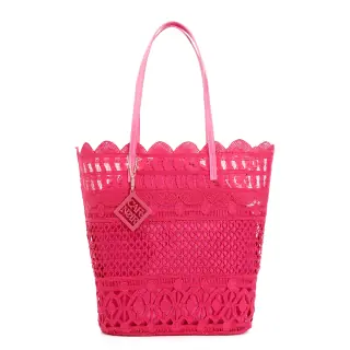 Shopping in pizzo con charm fuxia