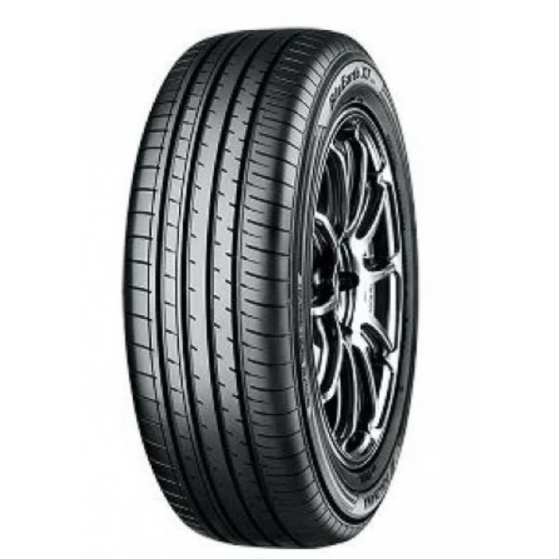 Yokohama Bluearth-XT AE61E 235/60 R18 Estate