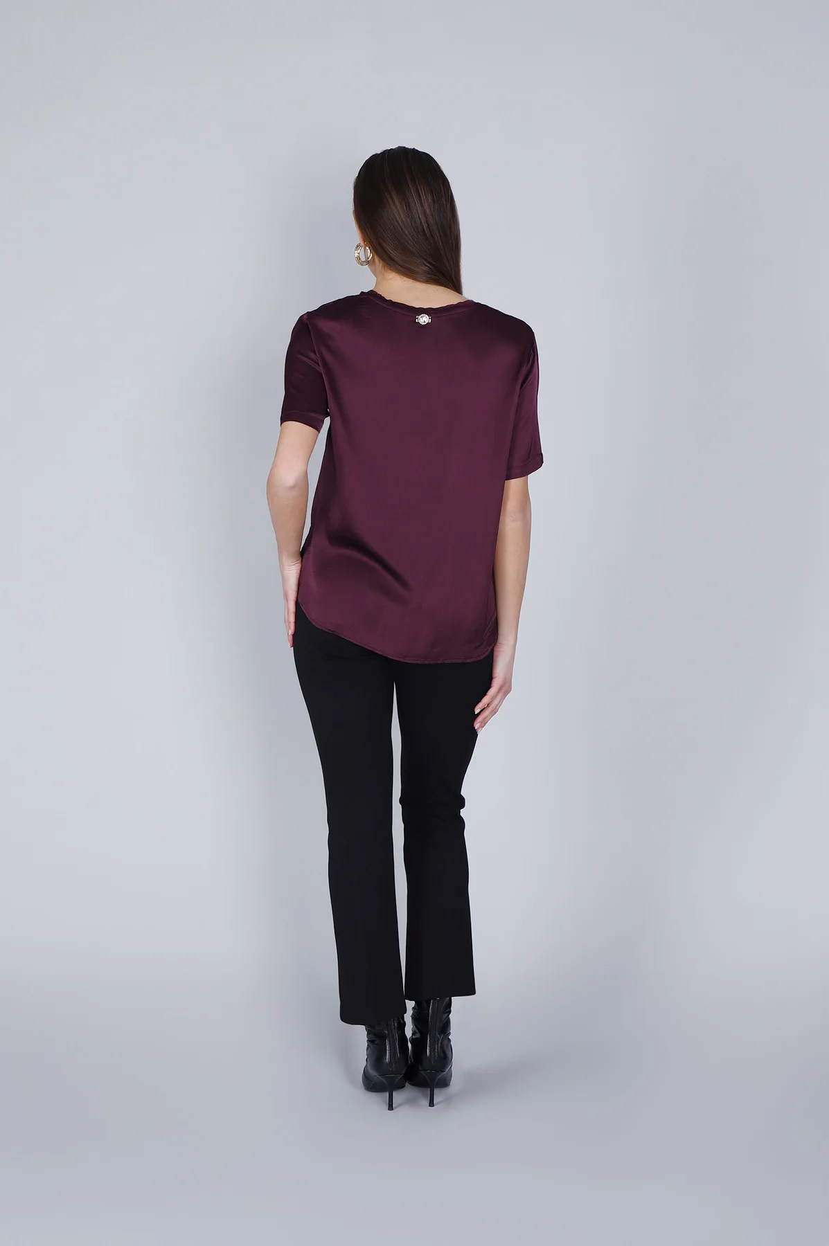 Blusa maniche corte in satin melanzana - vista 2