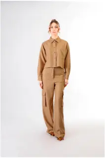 Camicia a scatolina con tasche a toppa fuxia