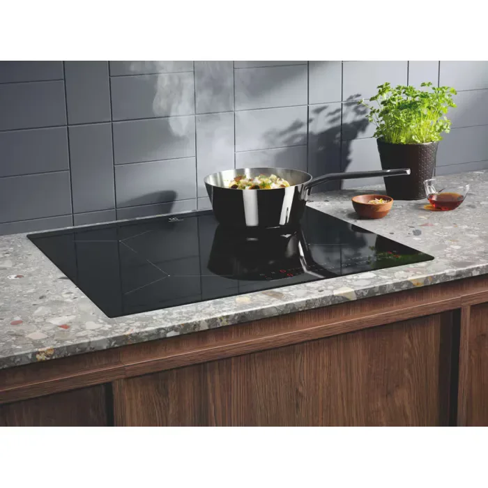 Electrolux Piano cottura ad induzione Serie 500 Induction 60cm LIL61443C - vista 3