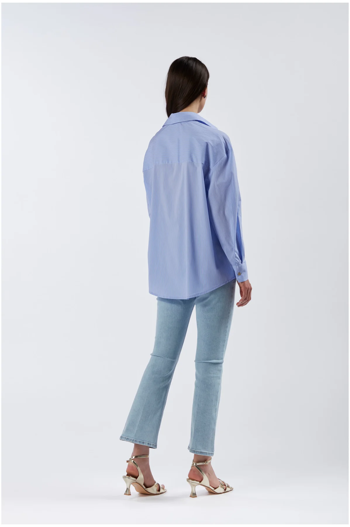 Camicia over in tessuto rigato con tasche a toppa - vista 2