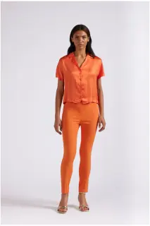 Camicetta corta in satin arancio