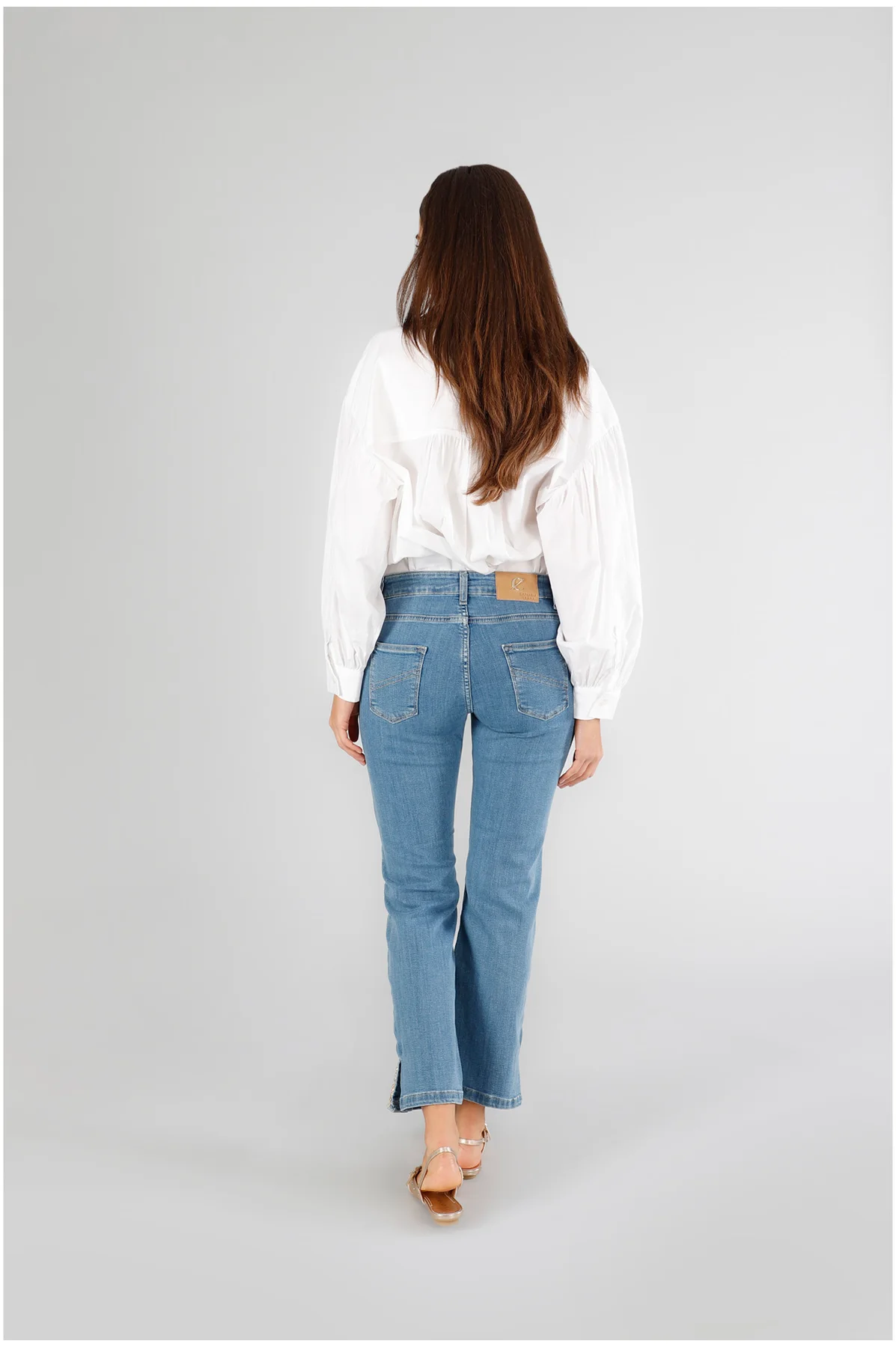 Pantaloni Cropped Flare con Ricamo al Fondo - vista 2