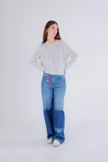 Cardigan da donna in filato lurex con bottoni gioiello