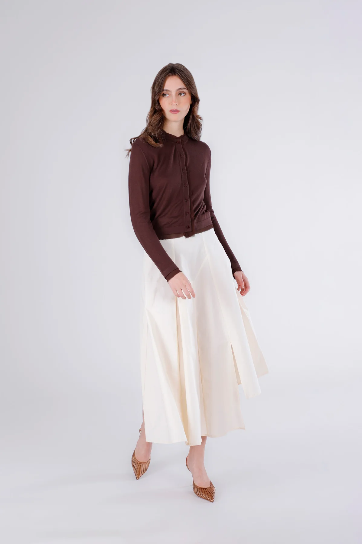 Cardigan in viscosa da donna con bordini in tessuto fondente