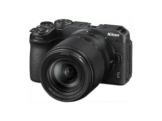 Nikon Z30 con obiettivo Nikkor Z DX 18-140mm e SD 64GB