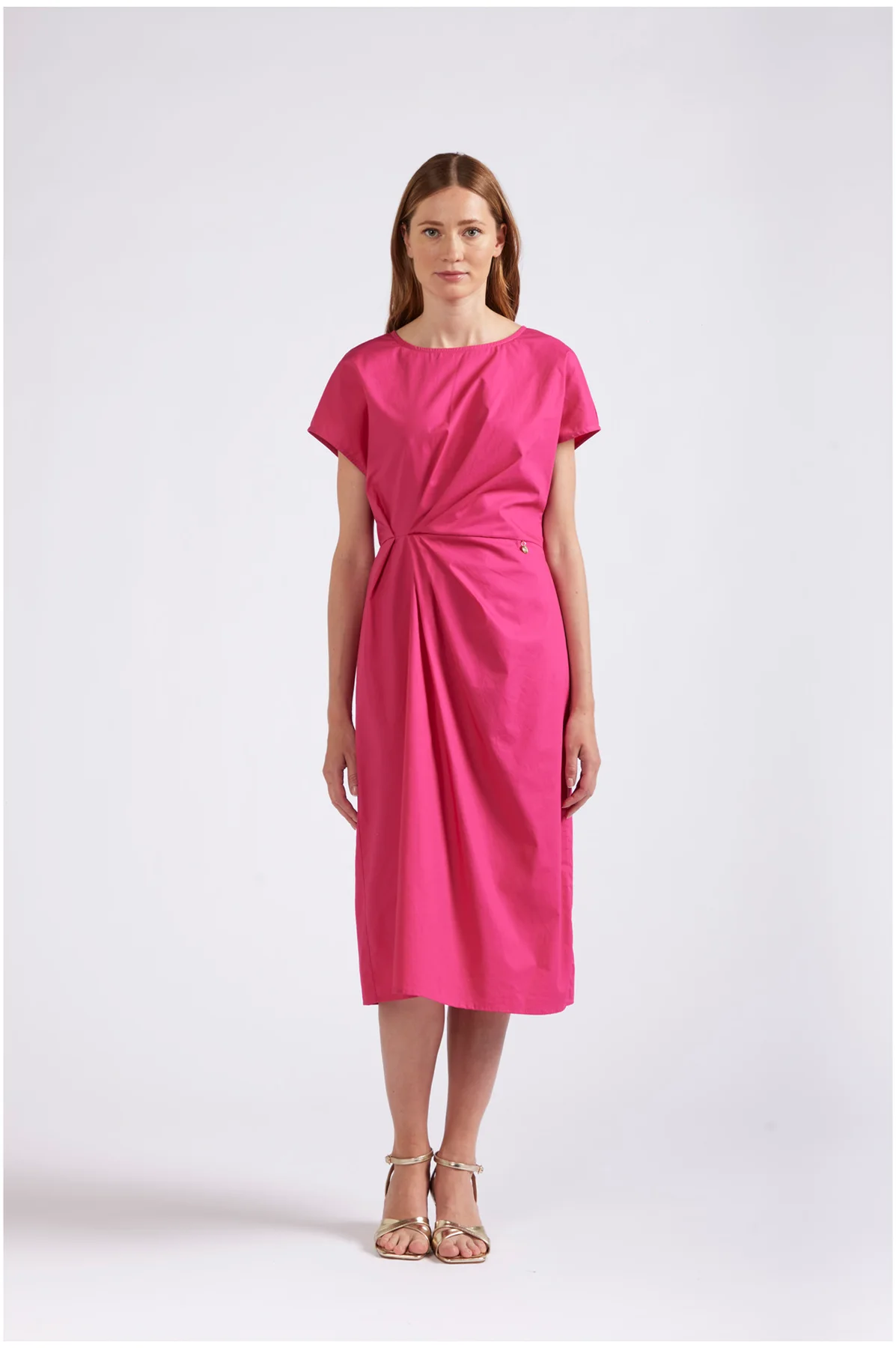 Abito con pieghe a drappeggio fuxia