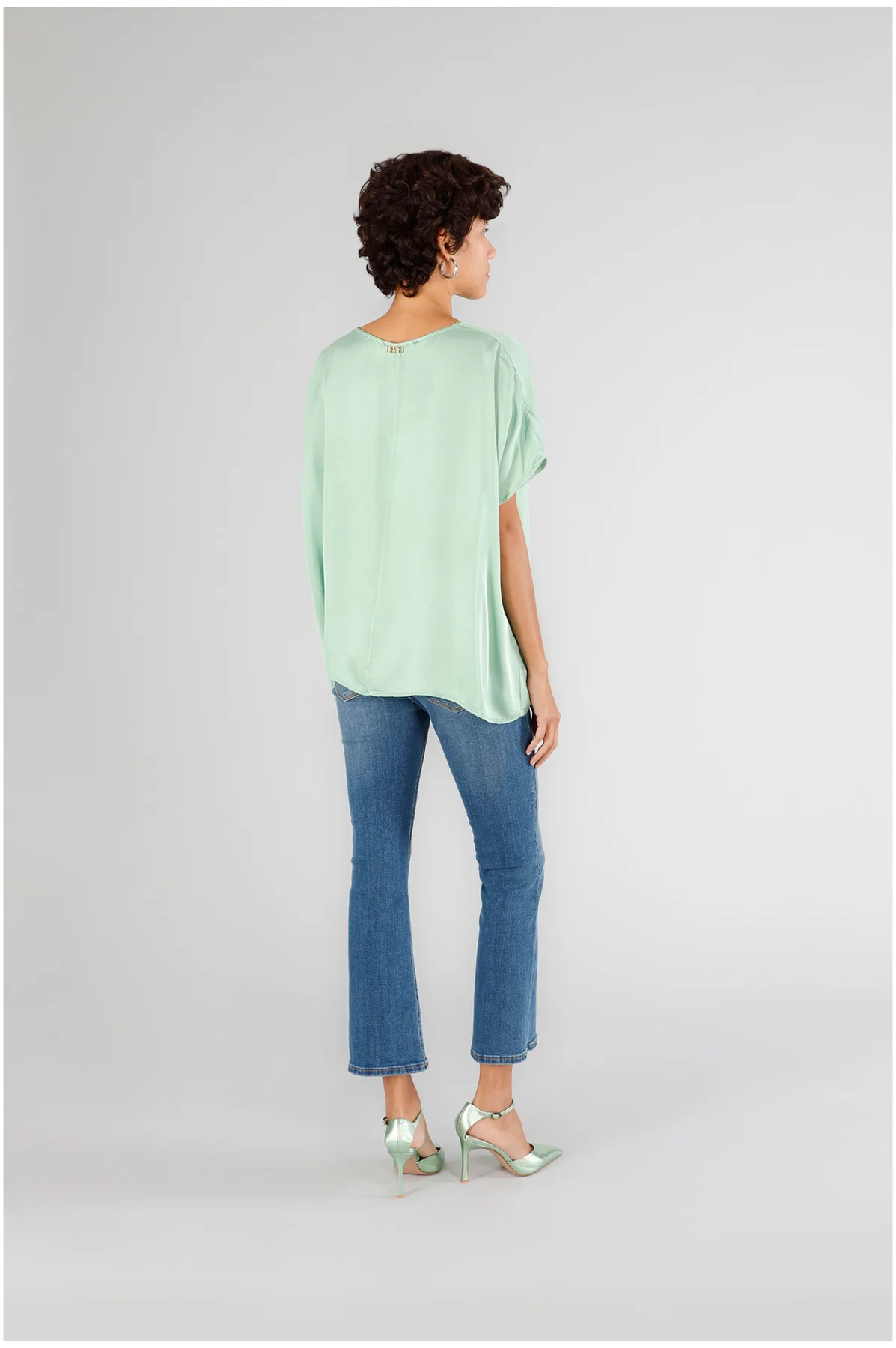 Blusa con drappeggio davanti - vista 2