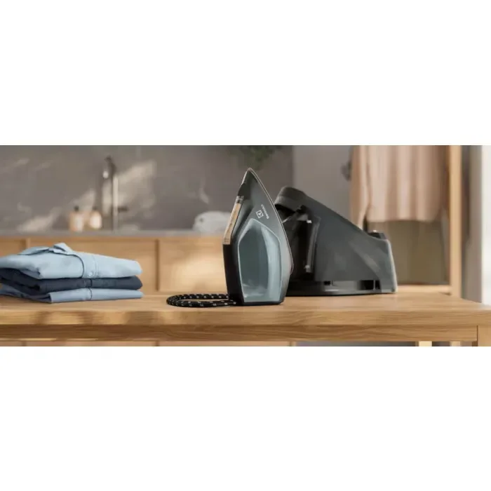 Electrolux Ferro da stiro con caldaia a vapore E8ST2-8OG - vista 2