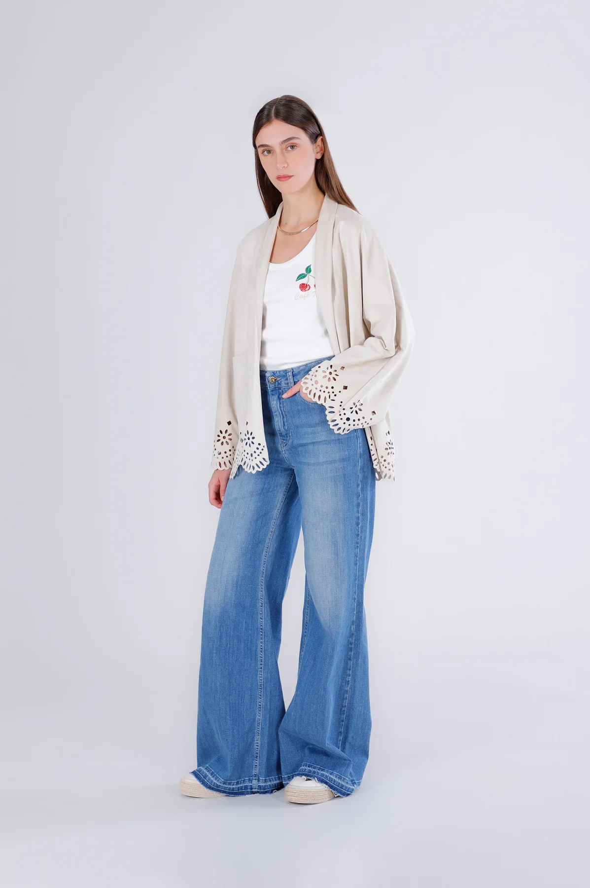 Kimono con orlo laserato