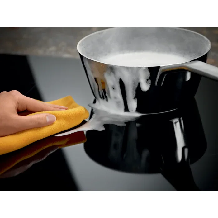 Electrolux Piano cottura ad induzione Serie 300 Induction 60cm EIB60424C - vista 8