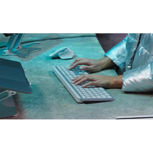 Logitech MX Keys S Combo - Tastiera e Mouse Wireless - vista 2