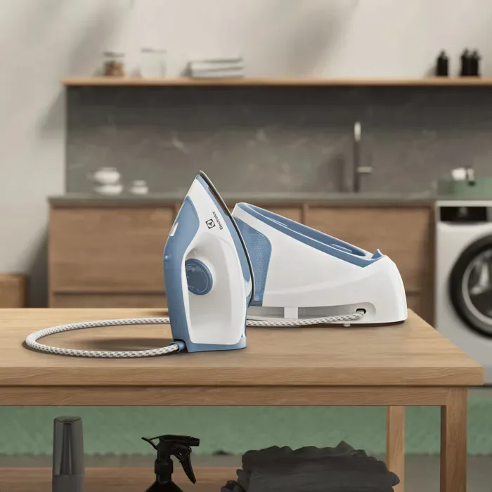 Electrolux Ferro da stiro con caldaia a vapore E5ST1-2DB - vista 5