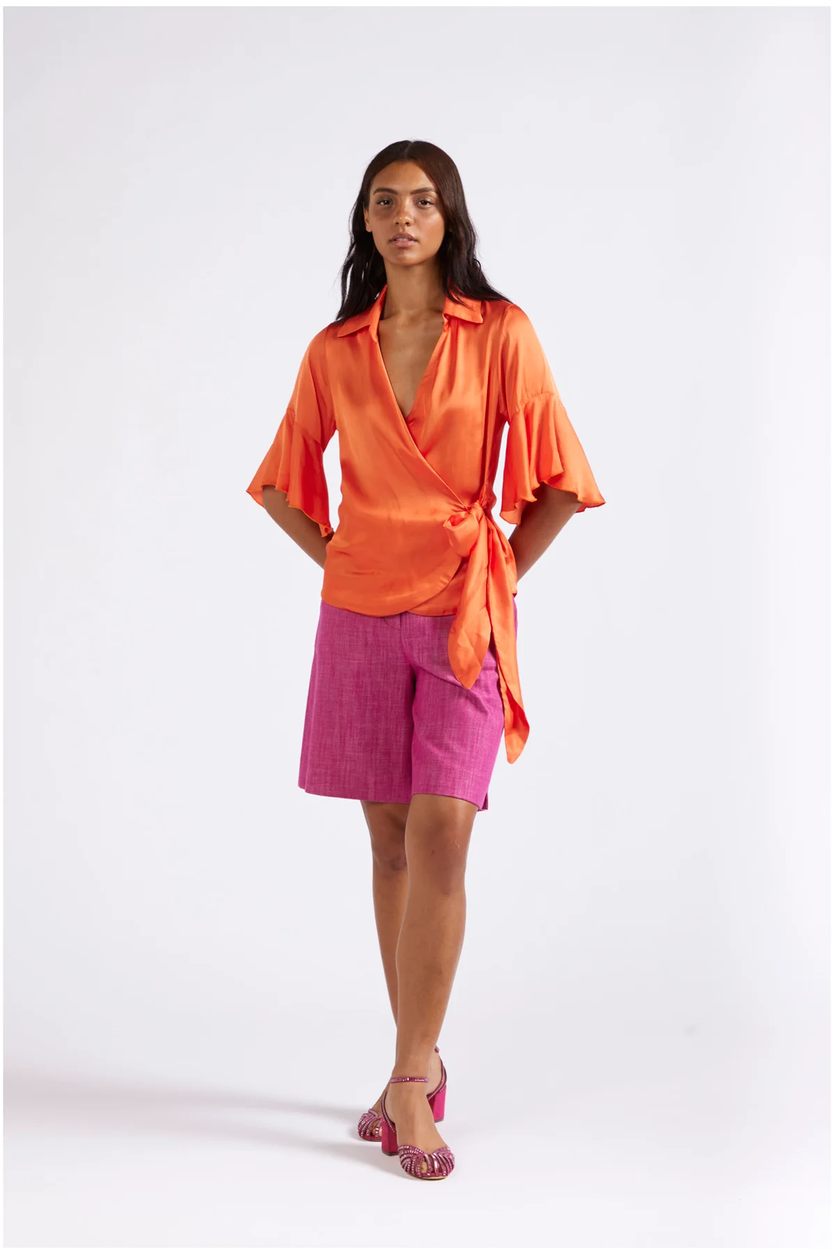 Camicia incrociata in satin arancio